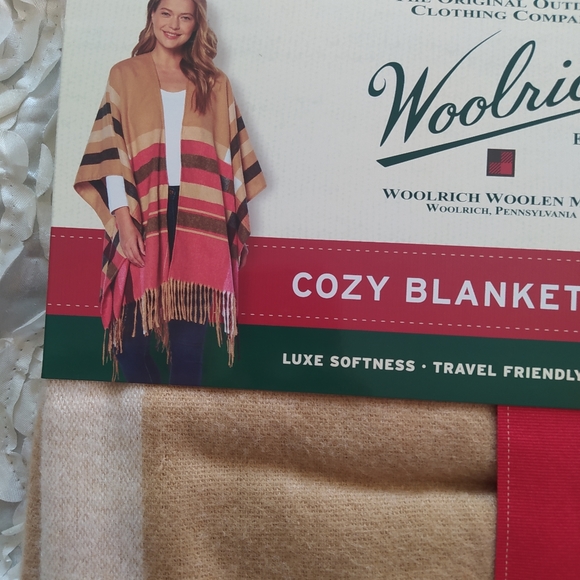 Woolrich blanket wrap. NEW - Picture 4 of 6